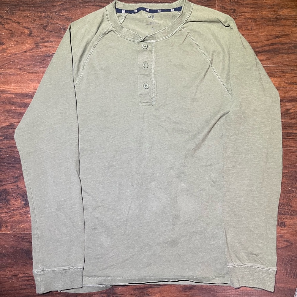 GAP long sleeve shirt